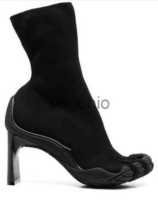 Botas con punta dividida Nuevo calcetín de cinco dedos Zapatos casuales Botines en negro Botas de calcetín de tacón alto para mujer Zapatos de pasarela de diseñador J230919