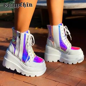 Bottes Femmes bottines Zip Laser plat talon épais plate-forme compensée femme pompes dames bout rond Lolita Punk Cool fille Harajuku chaussures 231009