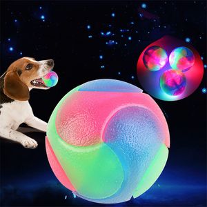 Bola brillante activada por rebote, juguete para perros, bolas LED para perros, bola elástica intermitente, bola Molar, bola de luz de Color para mascotas, juguetes interactivos para