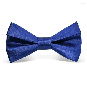 Coritos de arco 2024 Banquete de seda de alta calidad Banquete Blue Stripe Red Fashion Traje para hombres Camisa