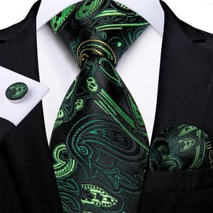 Bow Ties 8cm Men de cravate masculine mouchoir de bouffées de manchette de mariage.