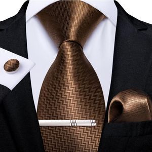 Bow Ties 8cm Solid Brown Gold for Men Business Wedding Wedk Neck Tie Pocket Square Cuffers Blinks Set avec clip cadeau Dibangu 252d