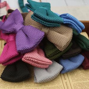 Bow Ties fait à la main tricoté pour hommes femmes couleur unie de style britannique à bowknot de costume de costume