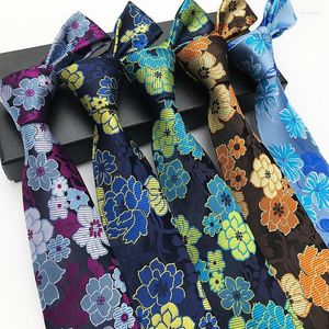 Pajaritas Corbata de seda para hombre Diseño informal de flores grandes Mejora tu juego de guardarropa con esta divertida y festiva corbata tejida floral Fred22