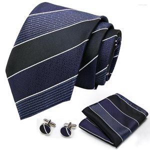 Cravates d'arc Promo Cravate pour hommes 8cm Largeur Bleu Plaid Cravate formelle Mouchoir Boutons de manchette Ensembles Discount Cravates pour mariage