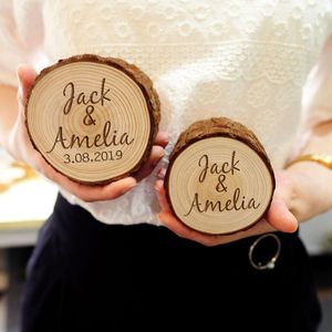 Cajas Caja de anillo personalizada Caja de soporte de anillos de compromiso personalizada Portador de anillo de madera natural grabado Regalo de boda rústico con nombres Fecha