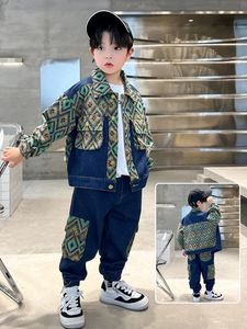 Traje de primavera para niños, conjunto de dos piezas de mezclilla, moda 2024, pantalones vaqueros de otoño para niños, ropa de bebé bonita y fresca 240318