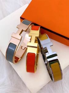bracelet concepteur de luxe en acier inoxydable Letter Bracelet pour femmes bracelets bijoux cadeau accessoires