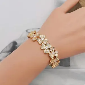 Personalización de marca Braceletas de marca Los collares de joyería de anillo se pueden personalizar el material de aleación de plata de zinc de diamante con capa externa chapada en oro 004