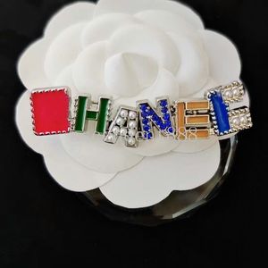 Marque Designer C Lettre Broches Femmes De Luxe Couleur Strass Cristal Perle Broche Costume Laple Pin Mode Bijoux Accessoires Cadeau