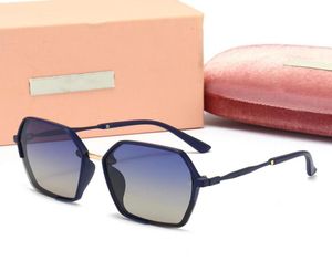 Designer de marque dames hommes femmes lunettes de soleil polarisées de haute qualité grande qualité hex à deux tons verres de soleil temple de temple UV4003996218