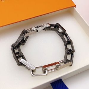 Designers de marque Mans bracelet collier ensemble bracelet en cuir boucle en alliage de haute qualité pour homme et femme pour cadeau avec boîte
