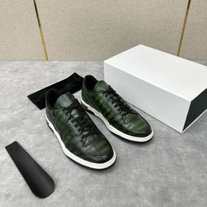 Marque de mode de luxe Designer Crocodile Texture nouveaux hommes d'affaires décontracté en cuir complet chaussures de sport à la main coloré polissage bas haut à lacets chaussures de sport