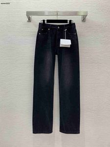 Brand Jeans Mujer Jean pantalones de diseñador Moda LOGO denims Pantalones mujer denim pantalones tubo recto con cintura alta y altura delgada Mar 29