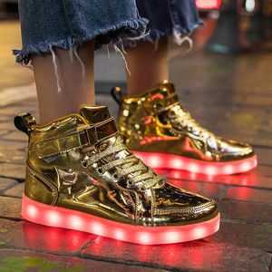 Marca Kids Hightops Ilumina los zapatos Cargador USB Cesta LED Niños Zapatillas luminosas de moda Tenis deportivos 240321