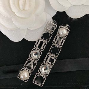 Marca de lujo letras pendientes de diseñador perno prisionero para mujer bling diamante brillante cristal perla aretes encanto elegante cuelga pendiente aretes anillos de oreja joyería