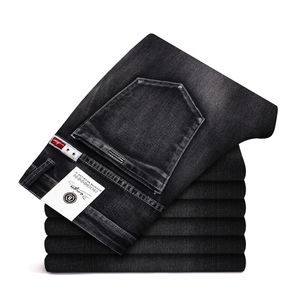 Hombres de la marca Jeans ajustados Elásticos Pantalones delgados Jean Moda masculina Pantalones de mezclilla casuales Negro Tallas grandes 40 42 44 201128