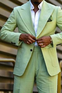 Brand New Grass Green Groom Tuxedos Peak Lapel Slim Fit Hombres Wedding Tuxedo Moda Hombres Chaqueta Blazer Hombres Prom Dinner / Darty Suit Jacket Pants Tie 625