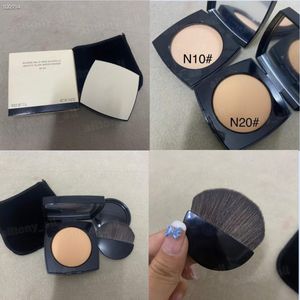 Marque Powder Fashion Face Makeup Cadred Powder Longlosting Natural et Facile to Weard Poudder Powder