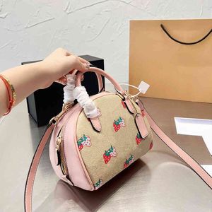 Bolsos de hombro de marca Bolsos de noche Bolso de fresa Mujeres Bolsa de pan al vapor Diseñador de cuero de lujo Pequeño Medio Moom Bolso de hombro CrossBody 220809