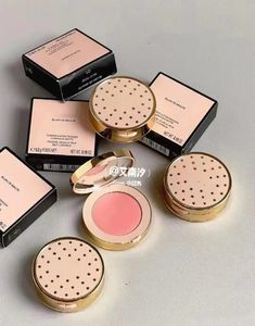 Marque Silky Blush Powder 4 couleurs Silky Rose tendre abricot rose rose rose brillant Palette de maquillage corallien 5,5 g de fard A jouré sojause