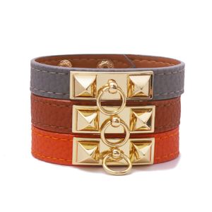 Marque femmes hommes PU cuir Wrap Stud/Rivets couleurs de mode bracelets porte-bonheur or Rivets carrés Style Punk bracelet