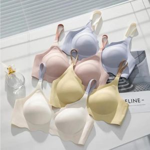 Bras Sujetador sexy para mujer Sin fisuras Invisible Deep V Ropa interior Cómodo Cuello inalámbrico Push-up Extraíble Acolchado Color Sólido