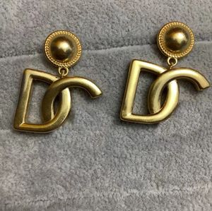 Boucles d'oreilles en laiton pour femmes, boucles d'oreilles de créateur de mode, bijoux de créateur exquis avec boîte cadeau originale