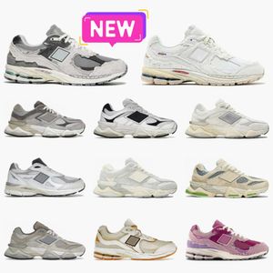 Nouveau 2002r 9060 MENS FEMMES CASSOCUSTRES CASSOIRS TRIPLE S BB 550 Black White Gris Protection Pack Pink Rain Cloud Phantom Trainer Sea Salt Designer Tennis OG Sneakers Outdoor G9