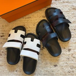 Luxe Designer Chypre BOXED sandales hommes femmes pantoufles en cuir véritable matériel pantoufles sandales hommes chaussures d'entraînement Casual sandales de plage 【code ：L】