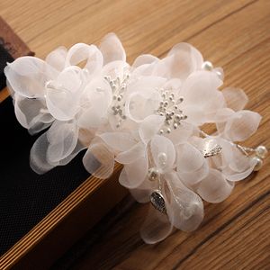 casques de mariée dans les coiffures pour les accessoires de cheveux de fleur de fleur de mariage
