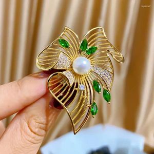 Broches Elegante Broche De Hoja Verde De Perlas De Agua Dulce - Diseño Ahuecado Creativo Accesorios De Pin De Ropa De Lujo Regalo