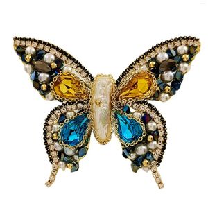 Broches Precioso cristal y cuentas de semillas Broche de mariposa multicolor con acento de cadena dorada