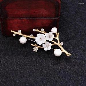 Broches en fleurs de prunier faites à la main pour femmes, accessoires de vêtements Vintage en perles pour Bouquet, bijoux de fête de mariage