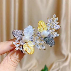 Broches coréen coquille fleur Bouquet dame broche perle naturelle mode luxe Zircon plante forêt série Corsage accessoires broches