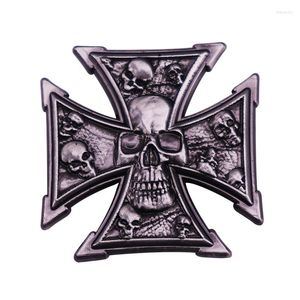 Broches Lethal Threat Silver Iron Cross Skull Badge Pin Gothic Punk Broche