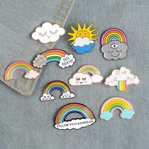 Broches en émail nuages arc-en-ciel, sac blanc foncé personnalisé, Badge de revers pour vêtements, bijoux météo, cadeau pour enfants filles, vente en gros