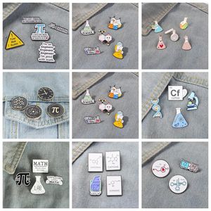 Broches Science Stuff Émail Pin Ensembles Chimie Physique Mathématiques Revers Badge Cadeau Pour Étudiant Accessoires En Gros