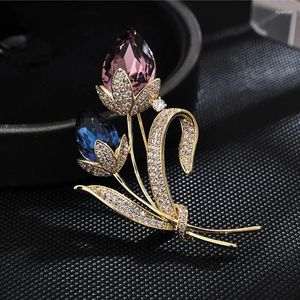 Broches mujeres hombres Lily Rhinestone Pins moda elegante señora fiesta banquete planta insignias de cristal ramillete regalo exquisito