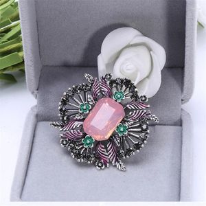 Brooches Personnalité créative pour femmes vintage Brooch Corsage Blue Pink Crystal Pin pour femmes Party Bijoux Clothing Accessoires