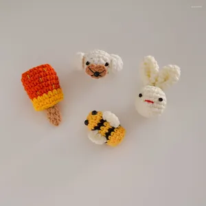 Broches ZHEN-D Ganchillo Hecho A Mano Animales Abeja Algodón Lana 3D Broche Pin Ropa Linda Suéter Decoración Juguete Regalo para Niños