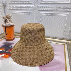concepteurs de chapeau de seau chapeaux de luxe conception de lettre de couleur unie Atmosphère mode loisirs chapeau de parasol tempérament chapeau polyvalent couple vêtements de voyage agréable bon