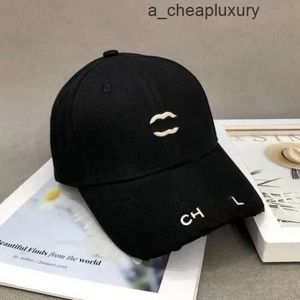 Baquet Hat HenS Hats décontractés Brand de créateur de la marque Snapback Unisexe Fashion Outdoor Bonsieur chaud Letter Sporty Caps Ligness Channels KF96