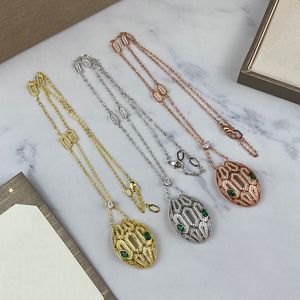 BUIGARI serpent pendentif designer collier pour femme diamant pierre gemme plus haute qualité compteur cadeau de luxe de style classique pour petite amie 007