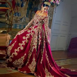 Vestidos de novia árabes de manga larga color Burdeos, caftán musulmán con hombros descubiertos, Apliques de encaje dorado de lujo, vestido de novia de boda 2022