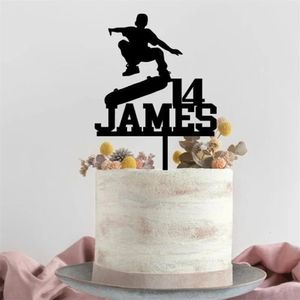 Outils de gâteau Planche à roulettes personnalisée Joyeux anniversaire Nom Âge Gâteau Topper Décoration de fête Personnalisé Acrylique Noir Extreme Sport Party Supplies 231130
