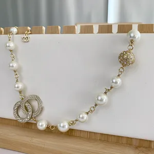 Camélia classique diamant pendentif perle collier chandail chaîne double lettre designer pour femme 18 carats plaqué or ne se fane jamais cadeau de mariage fête bijoux accessoires