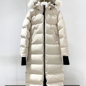 Canadá 2022 Nuevo parka Coats para hombre diseñador para mujer Bordado clásico Down Chaqueta Top Siberian Coyote Fur Collar Soodie Caballera Parka canadiense Long Canadá Parka