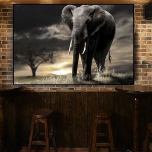 Pintura en lienzo de elefante africano negro, árbol, animales salvajes, carteles de puesta de sol e impresiones, arte de pared moderno, imagen, Cuadros para sala de estar