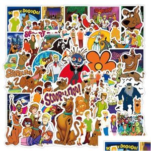 Pegatinas de coche 50 unids / lote Scooby-Doo Regalos Scoob Party Supplies Toys Merch Etiqueta de vinilo para niños Adolescentes Lage Skateboard Iti Cool Animal Dhqwk